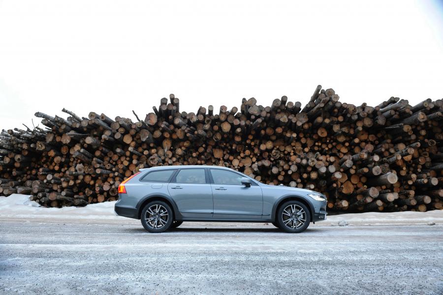  Volvo V90 D5 Cross Country 2016 года  (WW) (фото 22 из 36)